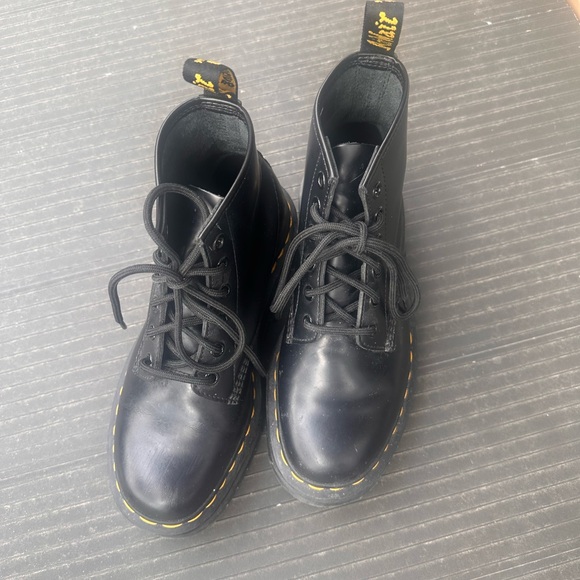 Dr Martens 101 Quad Smooth Leather Platform Ankle Boots in black US size 7 EU 38 - Picture 6 of 7